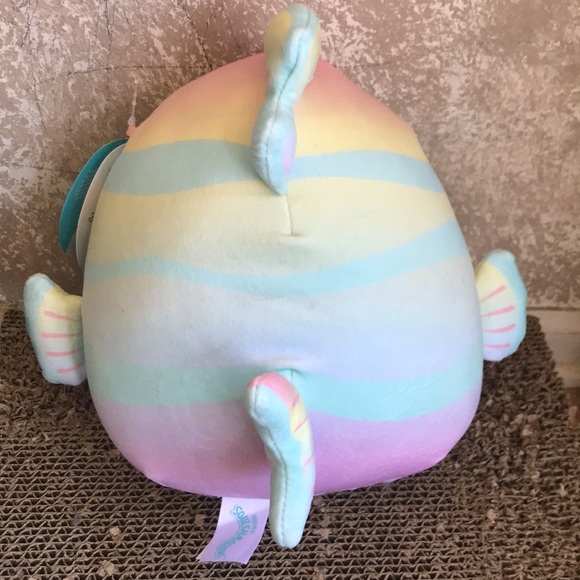 Canda rainbow fish squishmallow - Picture 5 of 7